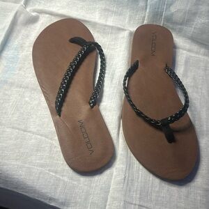 Volcom flip flops size 7.5